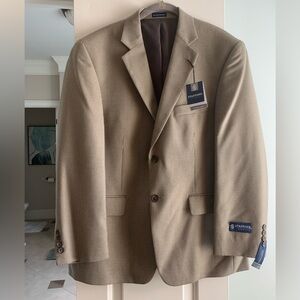 New Stafford Classic Fit Sportscoat. Men’s 40 Short - Khaki Hit - NWT